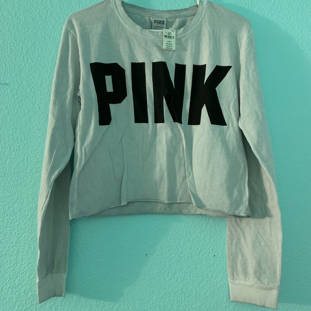 Light grey crop long sleeve with black detail